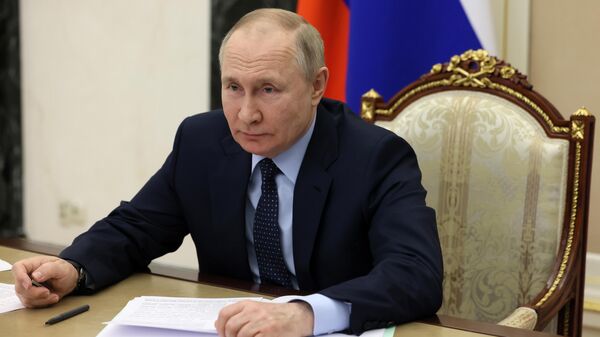 LIVE: Путин проводит совещание по экономике с членами правительства
