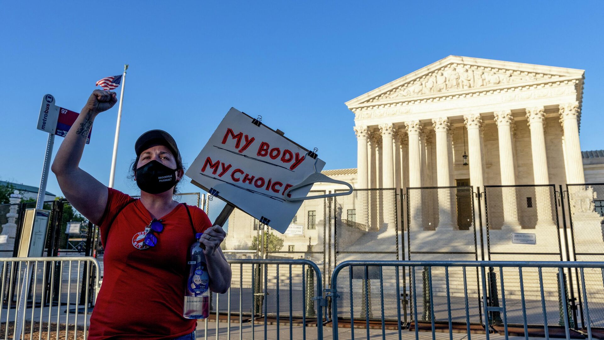 Демонстрация за право на аборт перед зданием Верховного суда США в Вашингтоне, 10 мая 2022 - РИА Новости, 1920, 12.05.2022