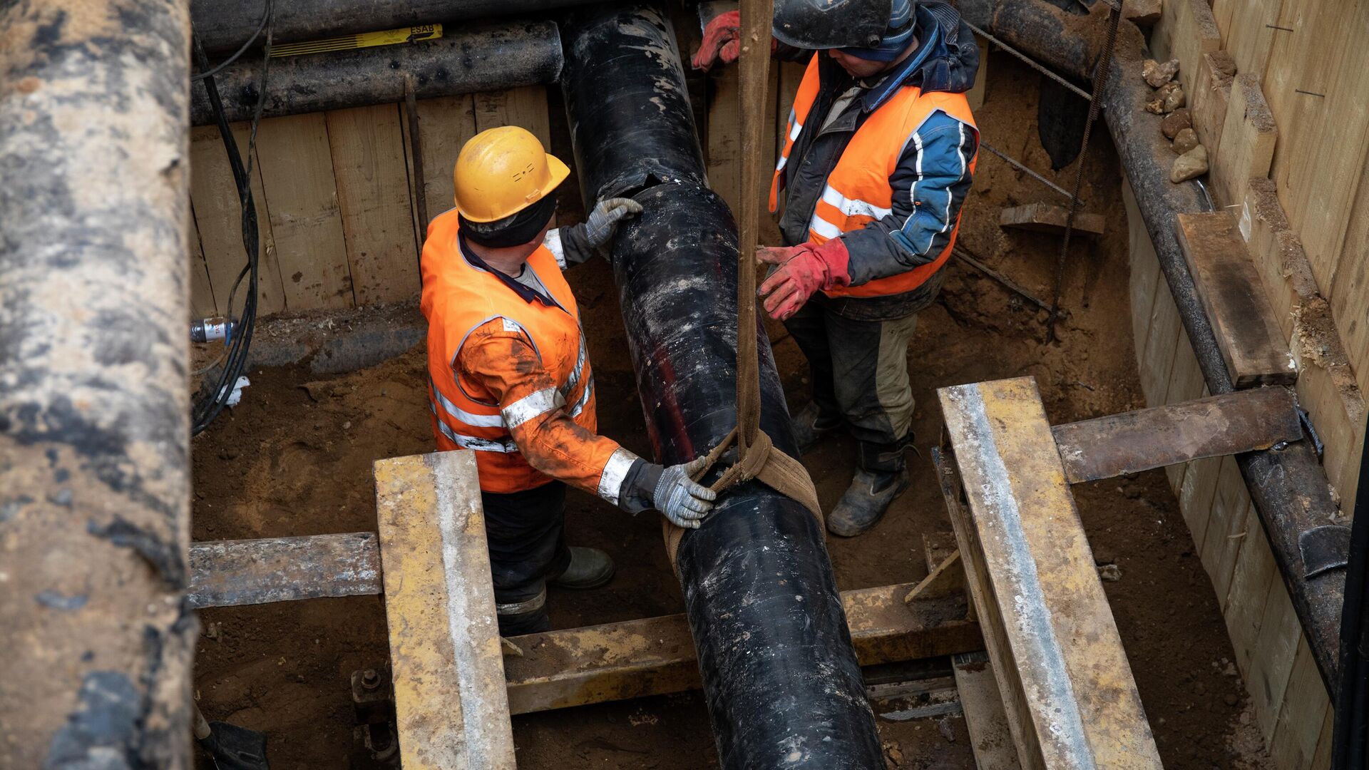 Реконструкция газопровода низкого давления в московском районе Покровское-Стрешнево - РИА Новости, 1920, 12.05.2022