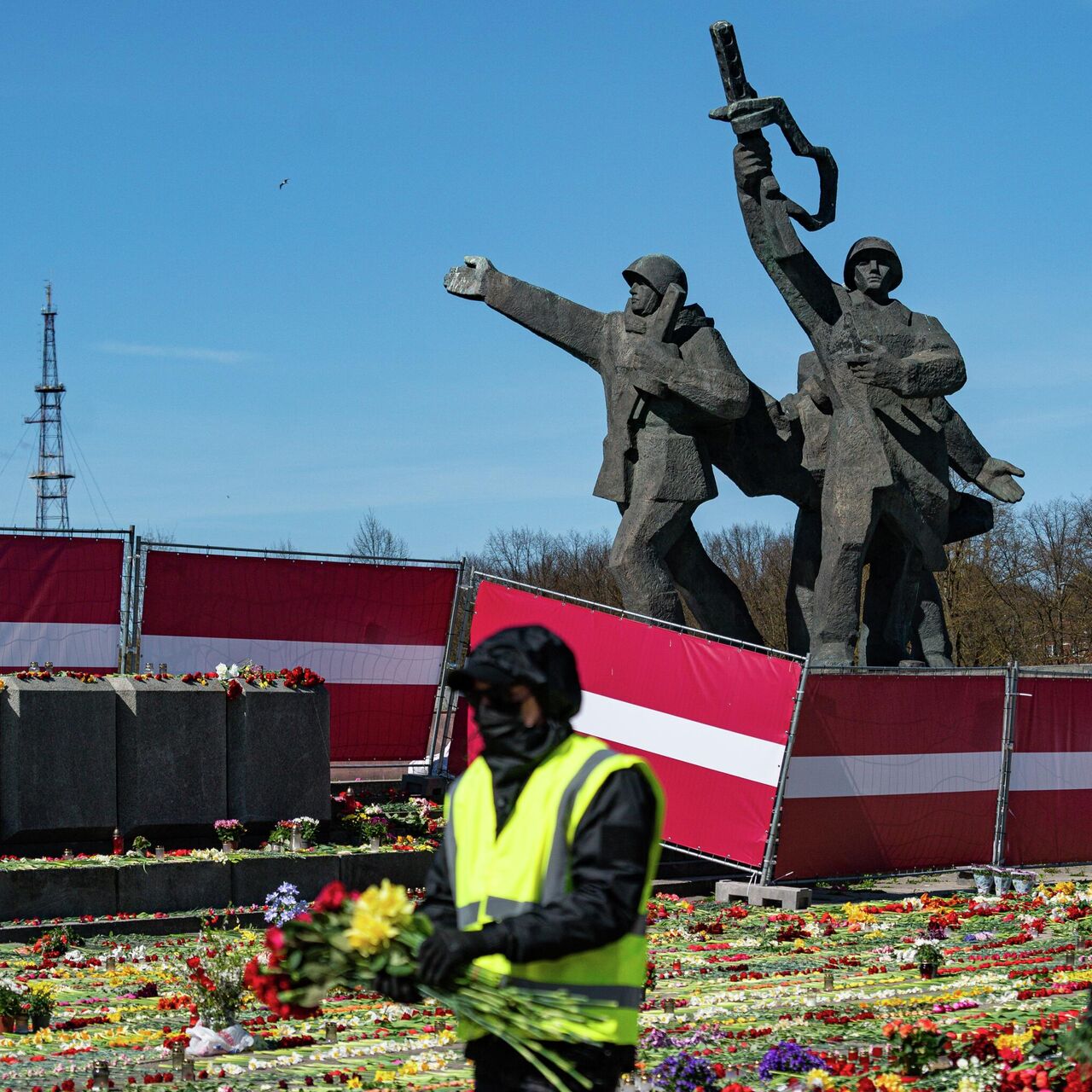 Случаи осквернения и сноса советских памятников в 2022 году - РИА Новости,  12.05.2022