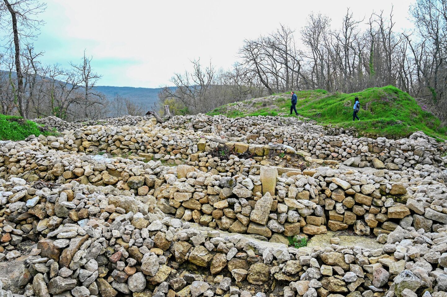 Древний город-крепость Эски-Кермен в Бахчисарайском районе Крыма Древний город-крепость Эски-Кермен в Бахчисарайском районе Крыма