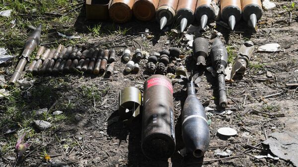 Боеприпасы, найденные сотрудниками МЧС РФ в Мариуполе