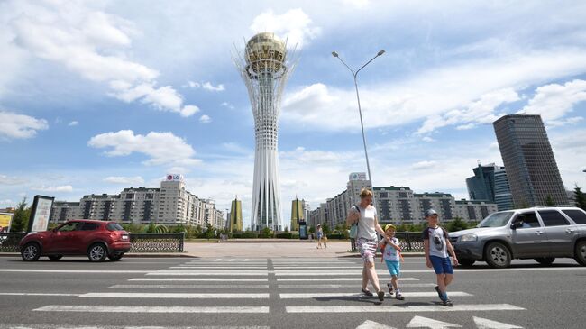 Монумент Байтерек в Нур-Султане, Казахстан