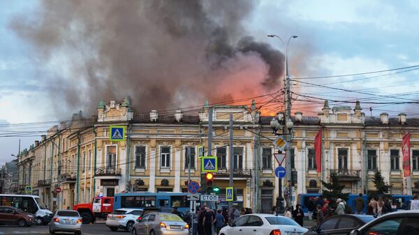 Пожар в неэксплуатируемом строении, которое находится за зданием бывшего Иркутского театра юного зрителя