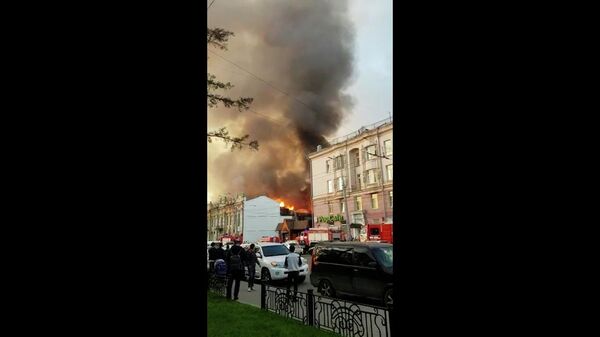 Очевидцы сняли пожар в центре Иркутска