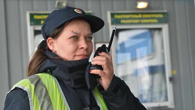 Сотрудница пограничной службы