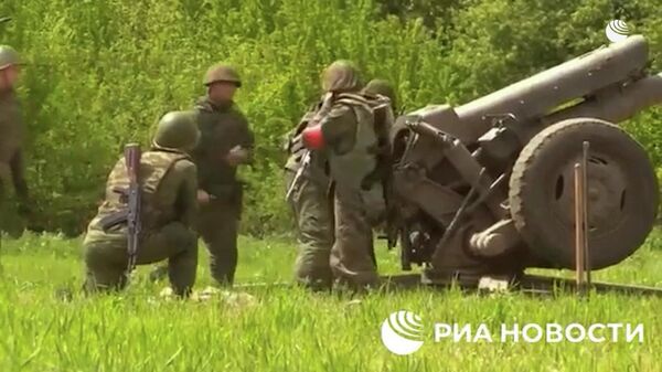 Кадры прорыва обороны украинских националистов артиллерией ЛНР под Светлодарском
