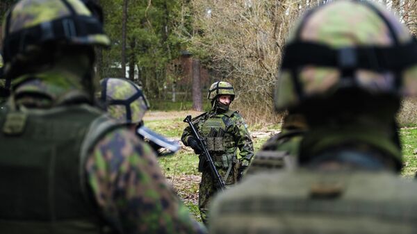 Учения на военной базе Сантахамина в Хельсинки