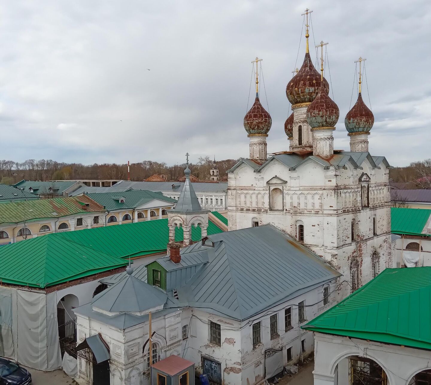 Вид со звонницы Успенского собора Вид со звонницы Успенского собора