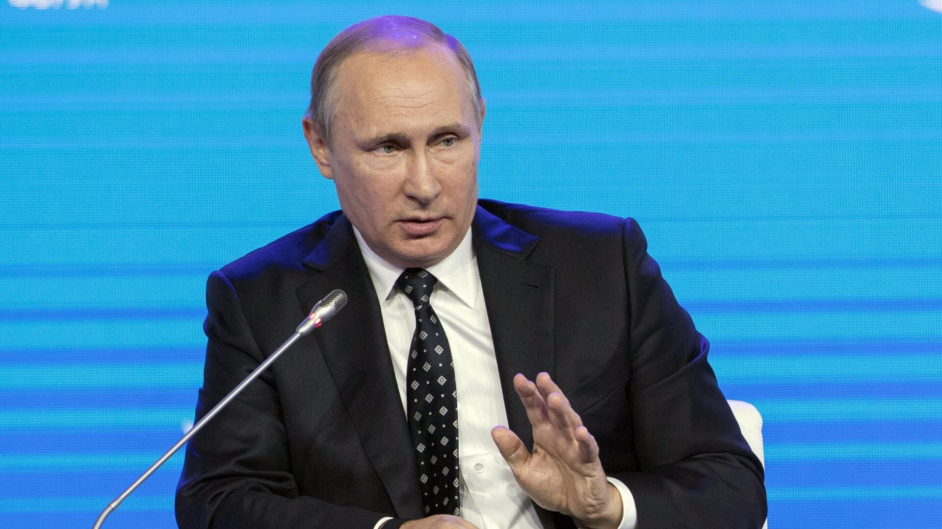 Президент Путин на пленарном заседании Открывая Дальний Восток - РИА Новости, 1920, 20.05.2022