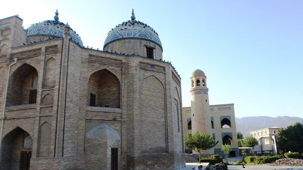 Мечеть-мавзолей шейха Муслихиддина в городе Худжанд, Таджикистан