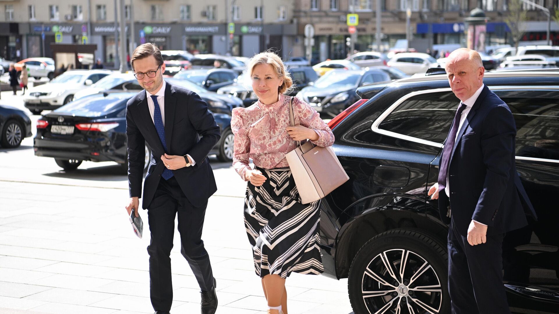 Посол Швеции в РФ Малена Мард у входа в здание Министерства иностранных дел РФ - РИА Новости, 1920, 18.05.2022