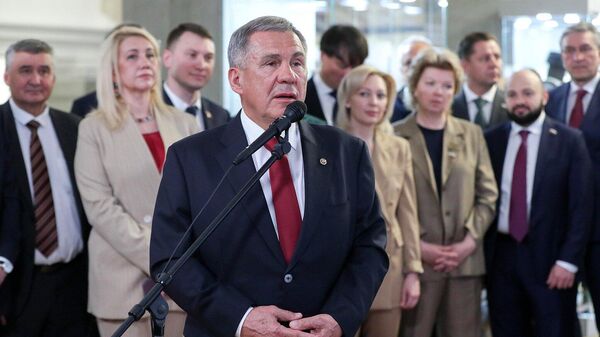 Президент Татарстана Рустам Минниханов на выставке в Госдуме РФ 