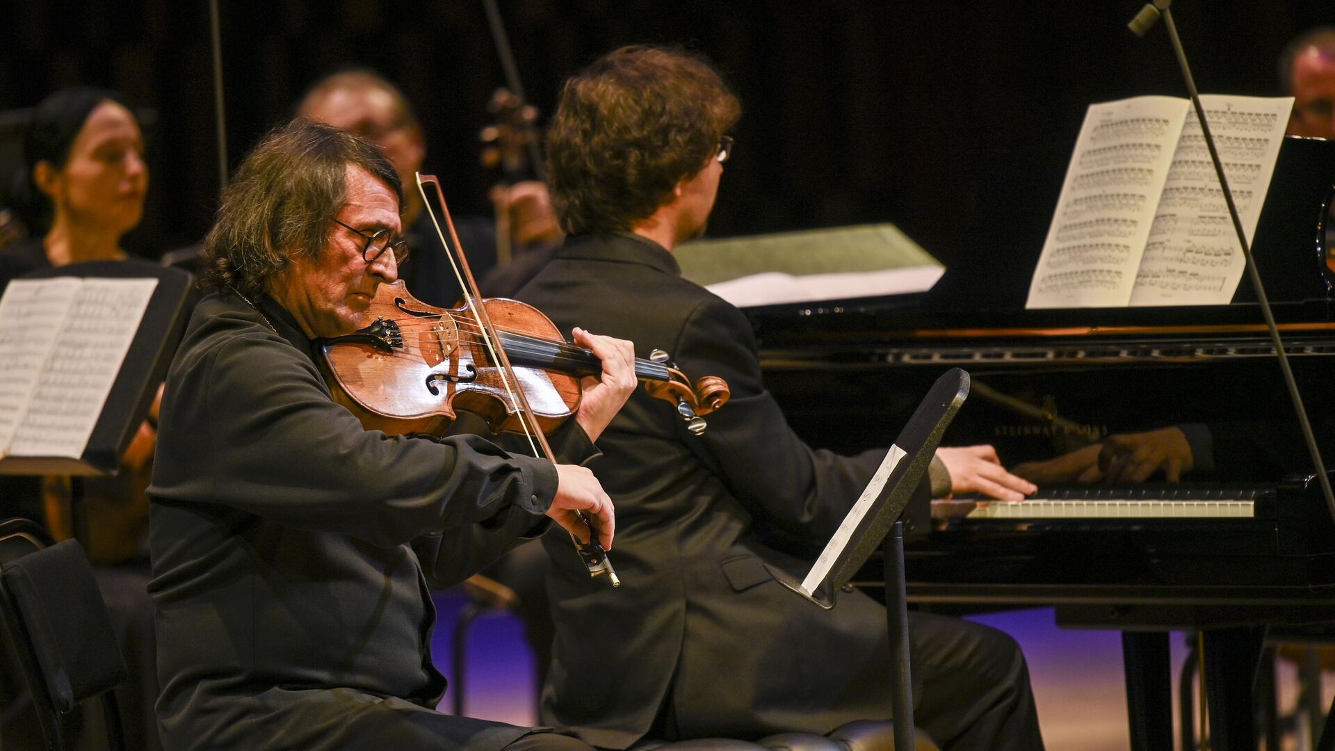 Юрий Башмет на концерте Камю, Шуберт, Малер, Сен-Санс с участием народного артиста России Константина Хабенского в концертном зале Зарядье - РИА Новости, 1920, 24.01.2023