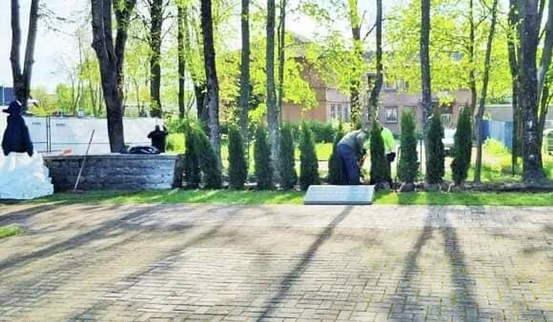 Работы по сносу обелиска в память о погибших советских воинах в Паланге - РИА Новости, 1920, 19.05.2022