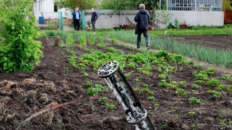 Снаряд, попавший на участок жителя села Солохи в Белгородской области