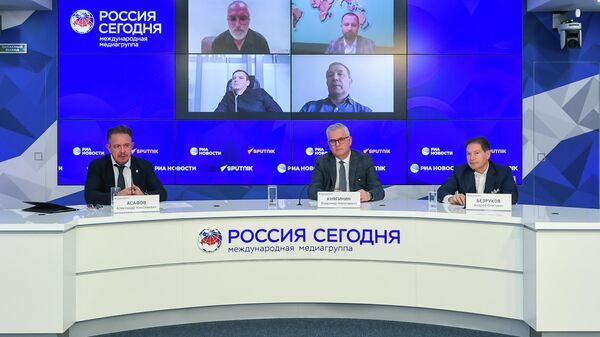 Участники круглого стола Экспертного института социальных исследований на тему: Будущее России