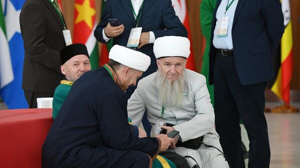 Участники XIII Международного экономического саммита Россия - Исламский мир: KazanSummit - 2022 в Казани.