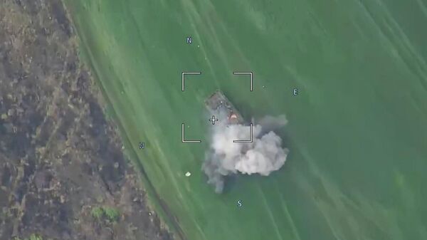 Кадры уничтожения украинских танков ВСУ прямой наводкой