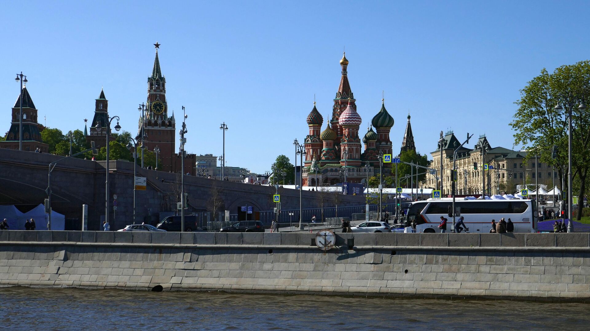 Собор Покрова Пресвятой Богородицы на Рву и башни Московского Кремля - РИА Новости, 1920, 25.05.2022