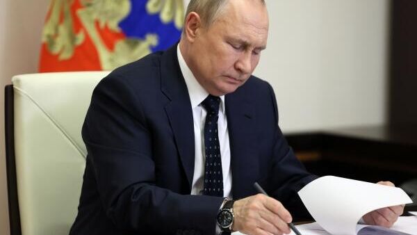 LIVE: Владимир Путин на совещании по транспорту