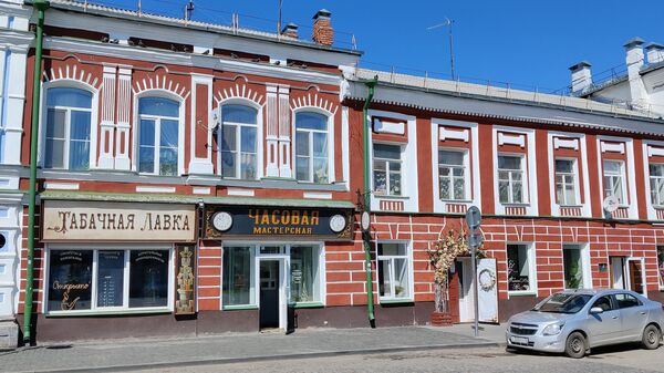 Рыбинск. Старинные вывески на зданиях на бульваре Ушакова Рыбинск. Старинные вывески на зданиях на бульваре Ушакова