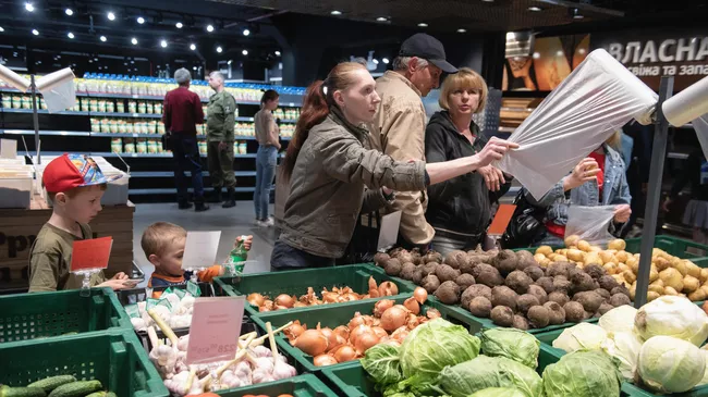 Покупатели в магазине
