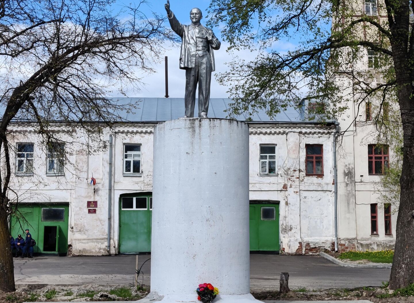 Тутаев. Памятник Ленину на одноименной площади