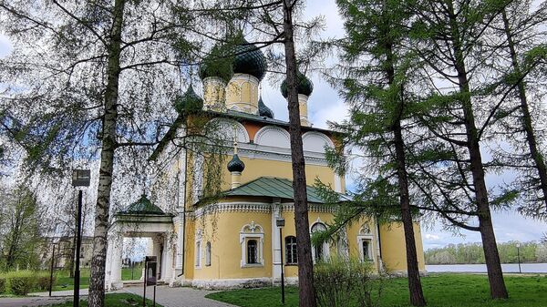 Углич. Вид на Спасо-Преображенский собор кремля
