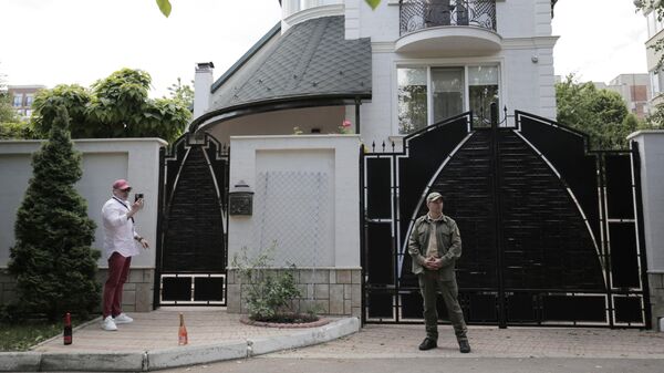 Антикоррупционная прокуратура Молдавии и служба информации и безопасности проводят обыски в доме Додона