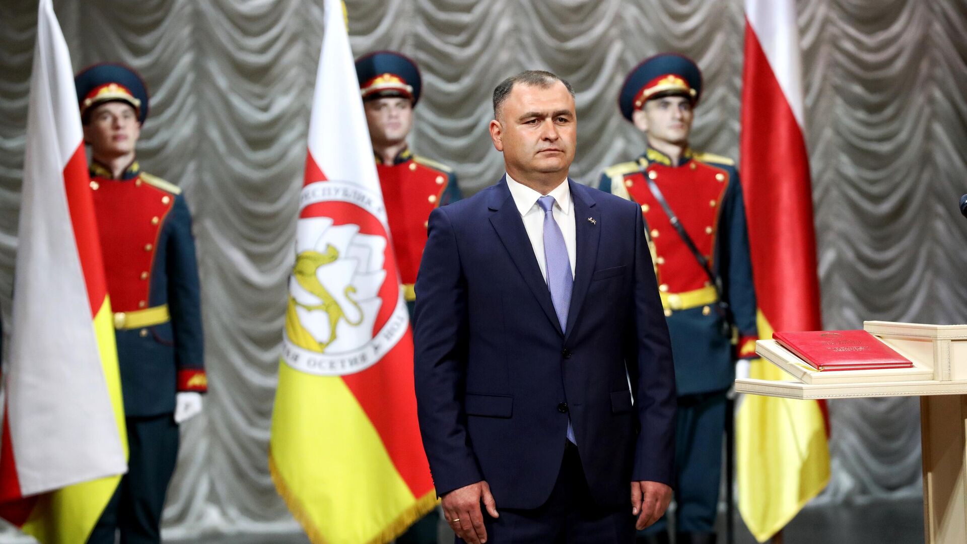 Президент Республики Южная Осетия Алан Гаглоев на церемонии инаугурации - РИА Новости, 1920, 24.05.2022