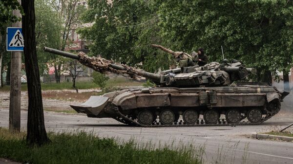 Украинский танк в Северодонецке