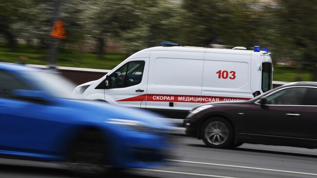 Автомобиль скорой помощи на улице в Москве