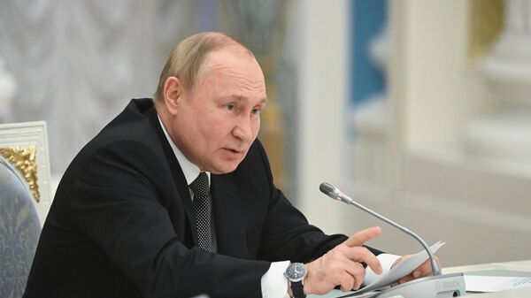 Президент РФ Владимир Путин проводит заседание президиума Государственного Совета