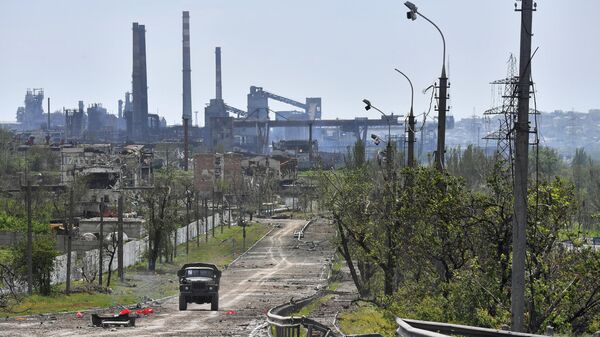 Территория разрушенного комбината Азовсталь в Мариуполе