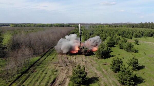 Кадры запуска крылатой ракеты Р-500 комплексом Искандер-К по военному объекту на Украине