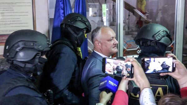 Экс-президент Молдавии Игорь Додон в здании районного суда Кишинева, где рассматривается вопрос о его аресте. 26 мая 2022