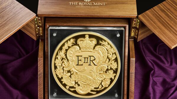 15-килограммовая монета к 70-летию правления королевы Елизаветы II
