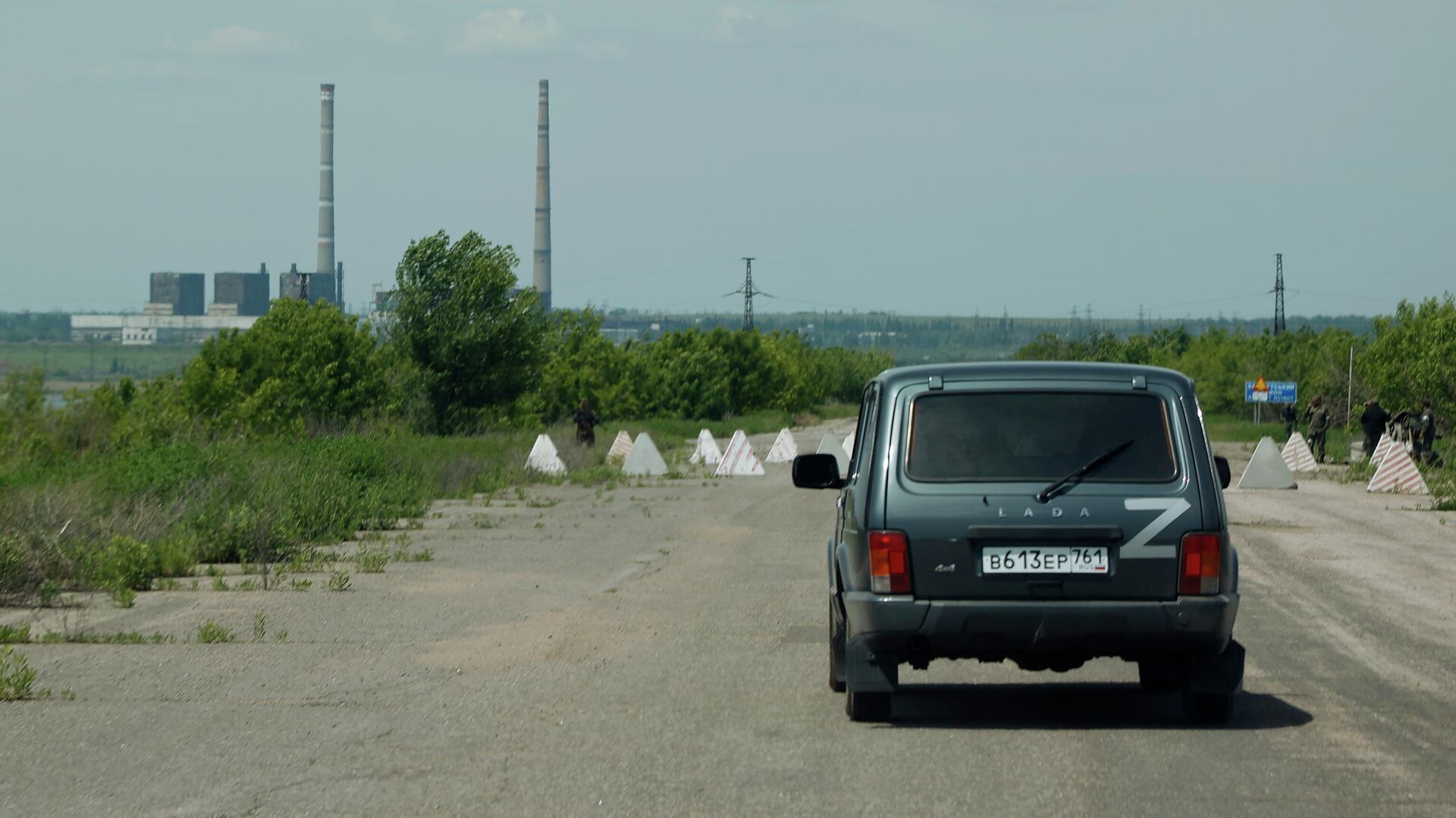 Светлодарск днр. Светлодарске. Углегорская ТЭС. Украинские машины.