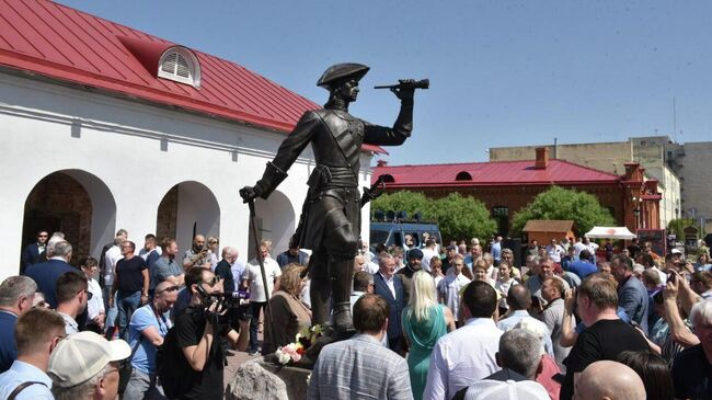 Памятник Петру I в Омске