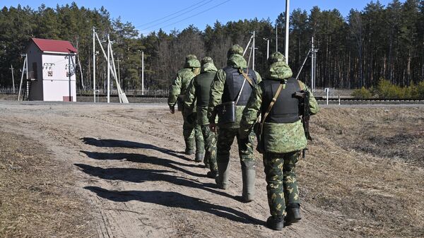 Белорусские пограничники на белорусско-украинской границе
