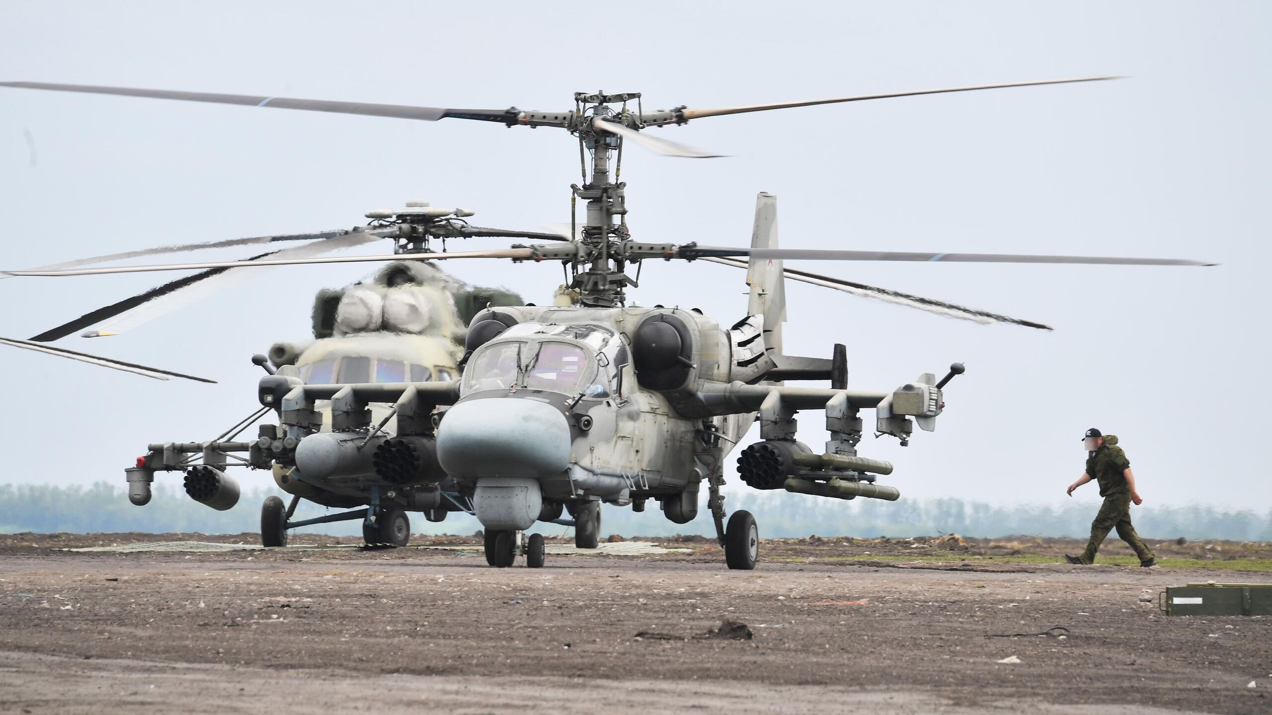 Ми 8 операция. Вертолёт ми-8 АМТШ. Вертолеты ВКС России ка-52. Ми 8 и ка 52. Ка-52 ВКС РФ.