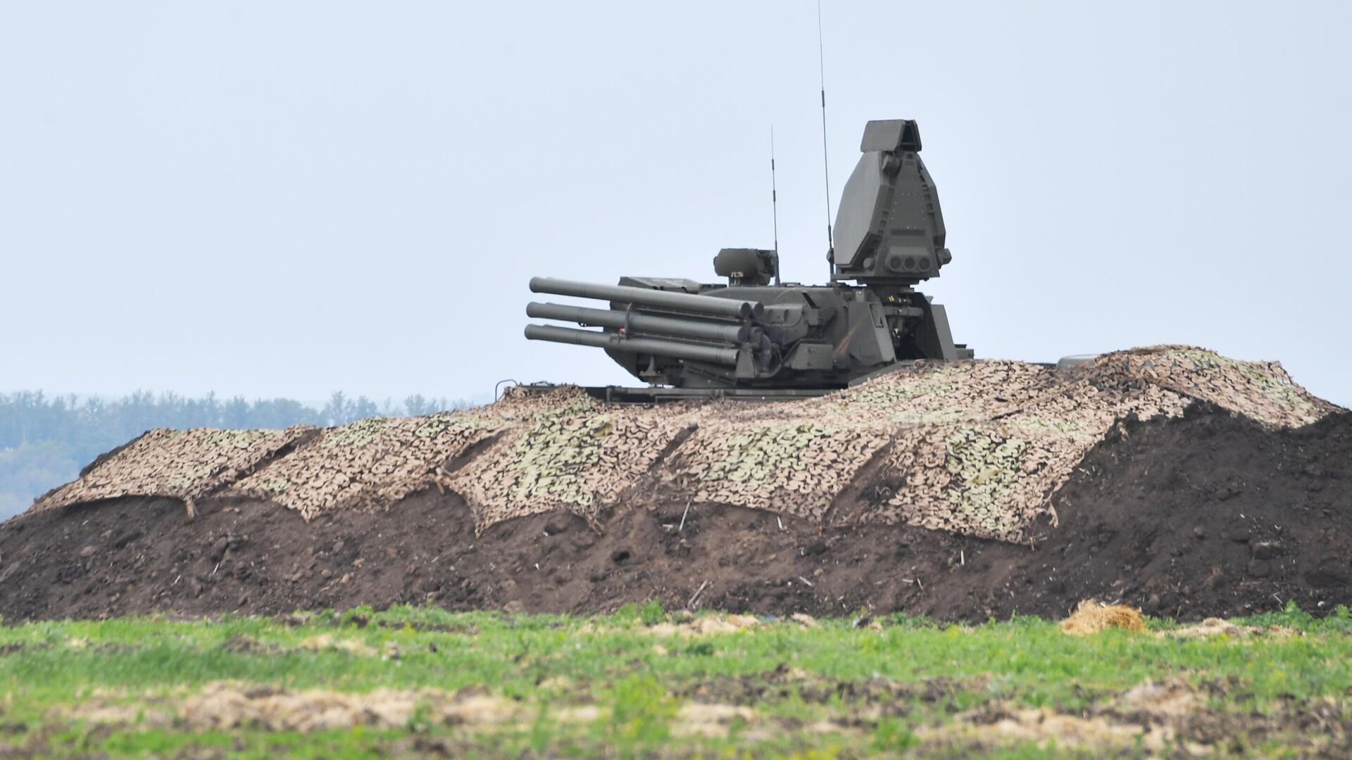 Зенитный ракетно-пушечный комплекс (ЗРПК) Панцирь-С1 на полевом аэродроме ВКС России - РИА Новости, 1920, 02.12.2022