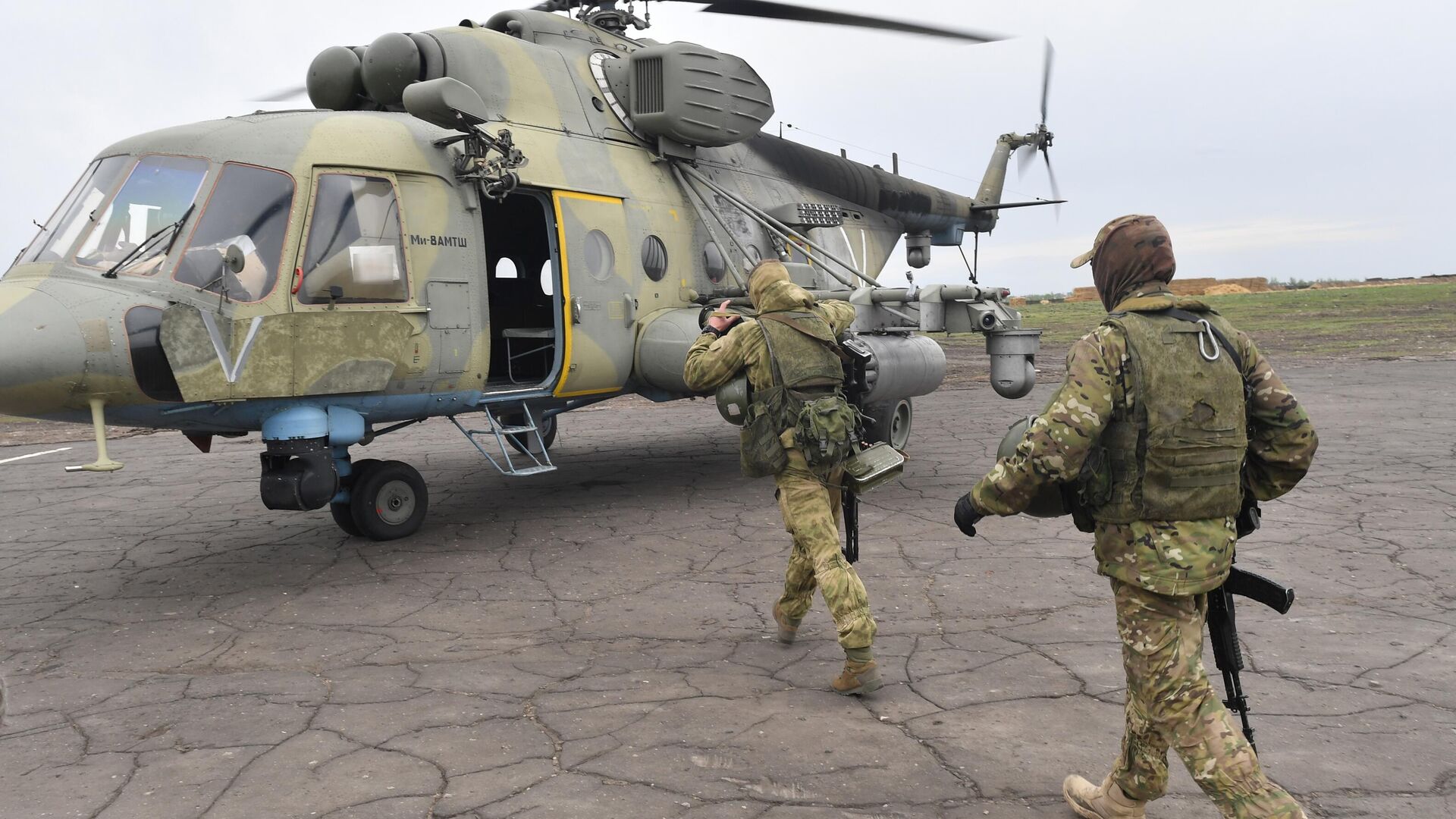 Полевой аэродром в зоне проведения специальной военной операции - РИА Новости, 1920, 02.06.2022