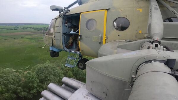 Транспортно-боевой вертолет Ми-8АМТШ Терминатор ВКС РФ выполняет боевое задание в ходе спецоперации на Украине
