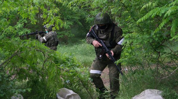 Сотрудники военной полиции РФ, обнаружившие схрон с оружием ВСУ в Херсонской области