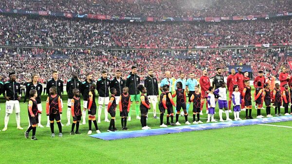 Футболисты Реала и Ливерпуля перед финалом Лиги чемпионов