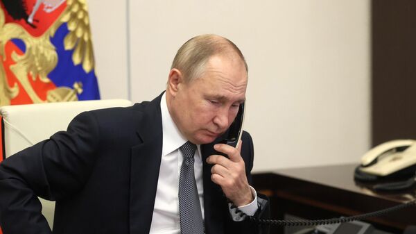 Путин планирует провести международный телефонный разговор