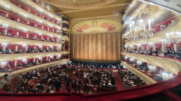 Зрительный зал основной сцены Государственного академического Большого театра России