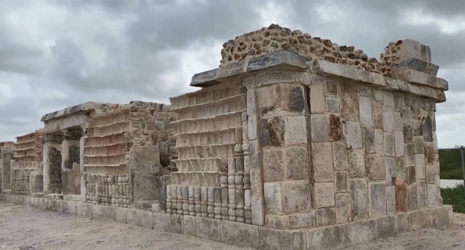 Руины древнего города майя на полуострове Юкатан в Мексике. Кадр из видео Руины древнего города майя на полуострове Юкатан в Мексике. Кадр из видео - РИА Новости, 1920, 17.11.2025